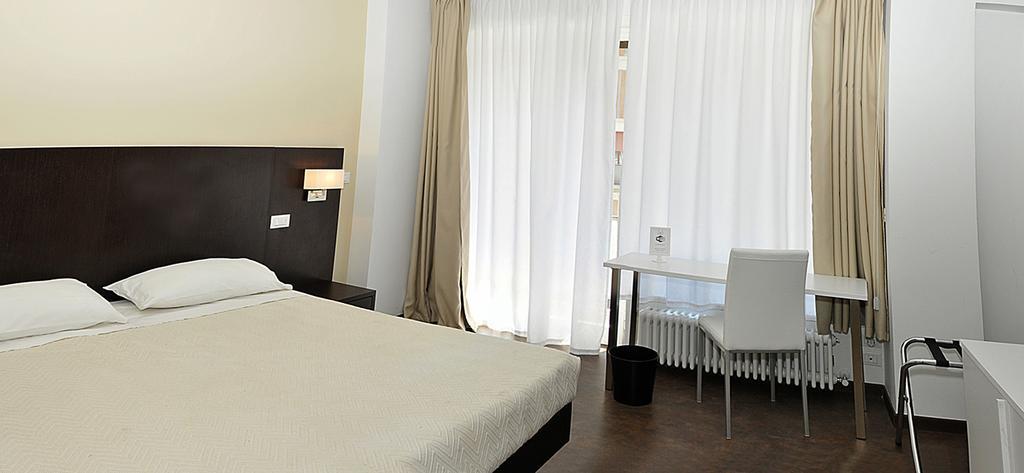 Bed and Breakfast Le Stanze Sul Corso à Pescara Chambre photo