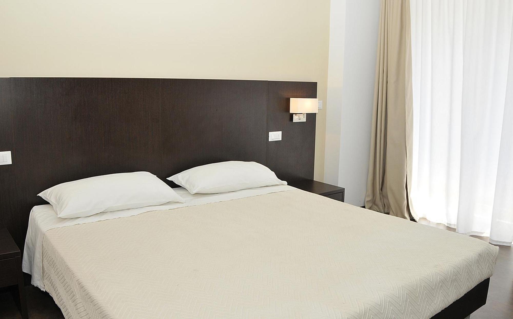 Bed and Breakfast Le Stanze Sul Corso à Pescara Chambre photo